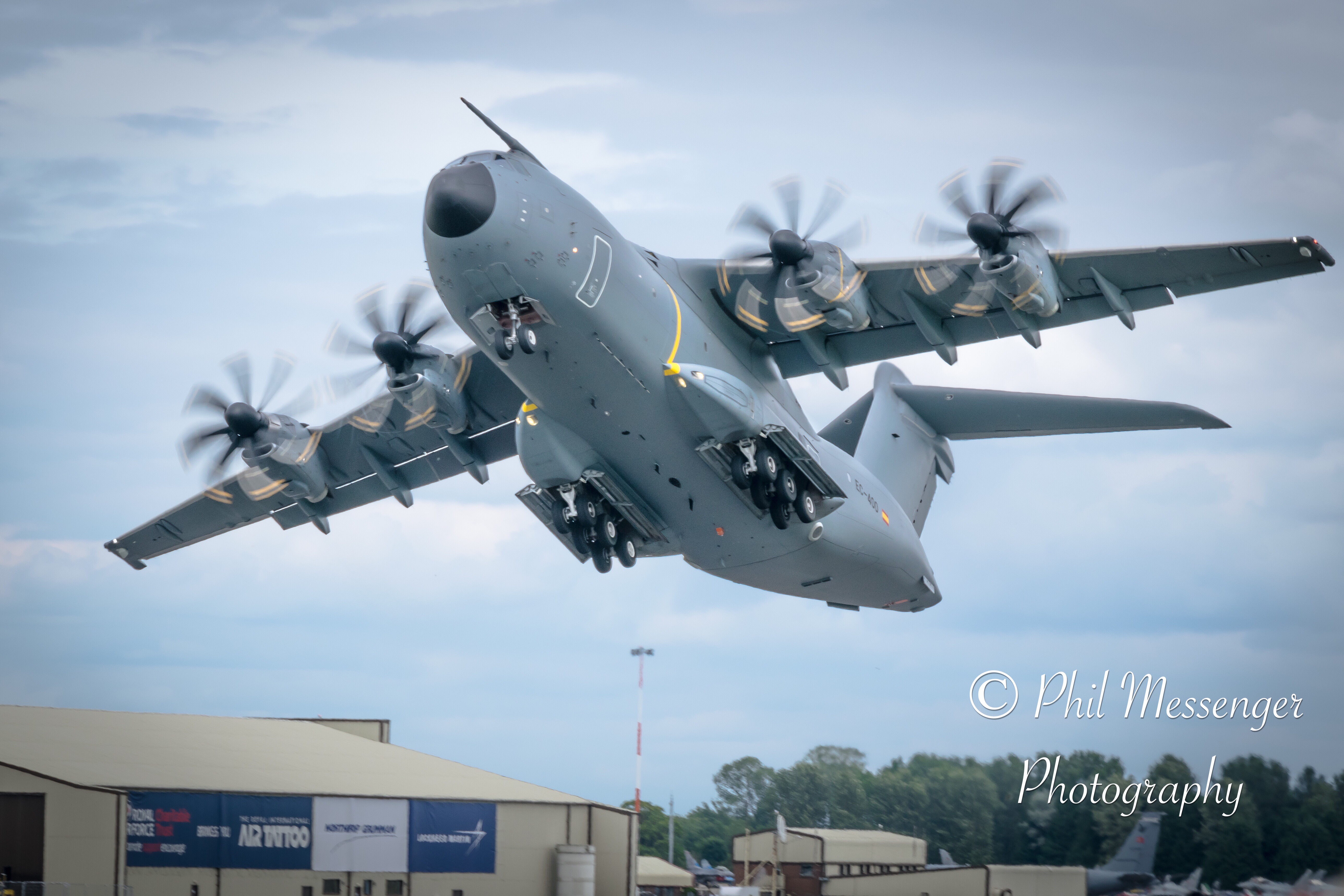 For a large airframe the Airbus A-400M take off never fails to impress 
