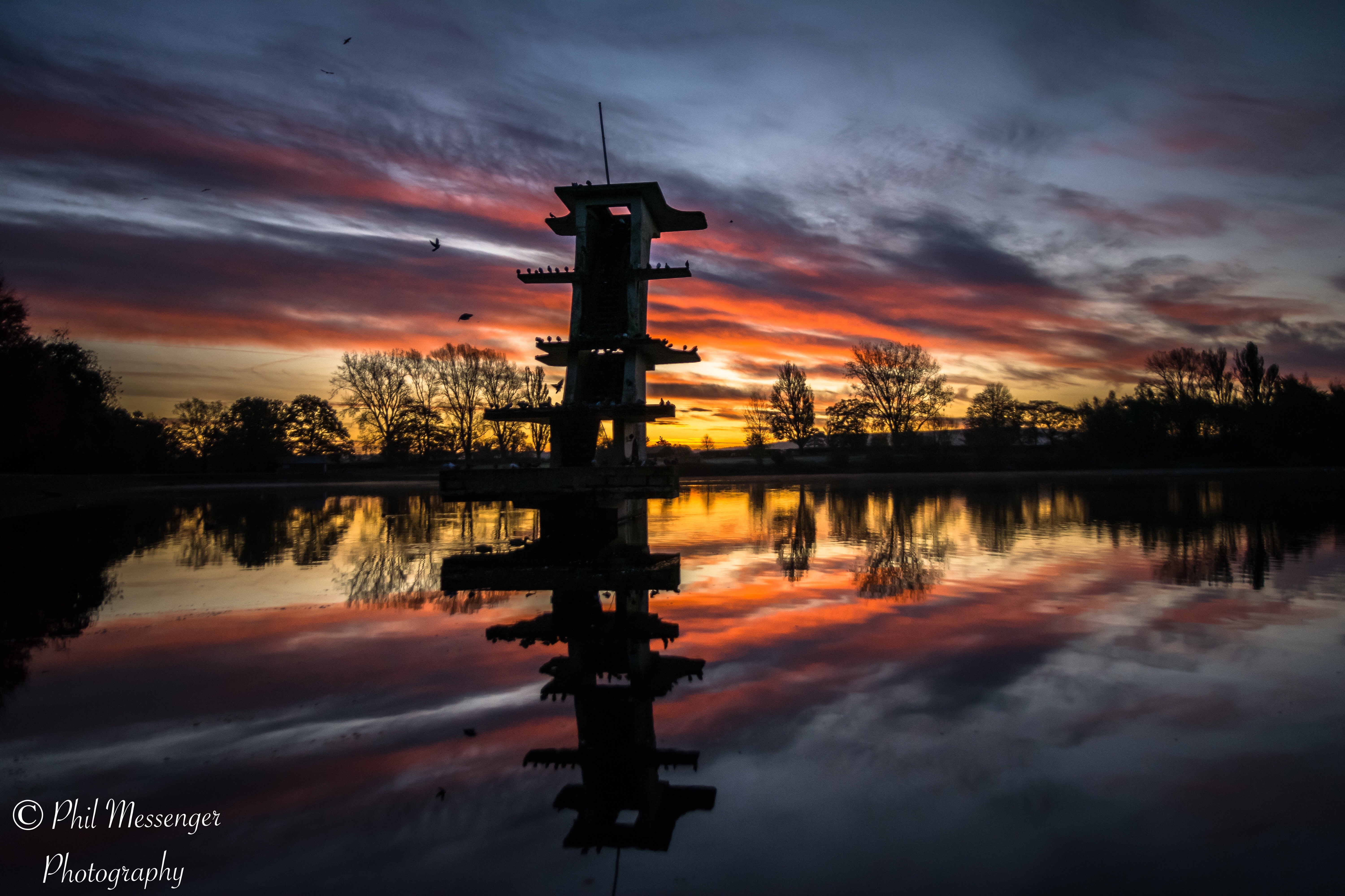 A very quick stop at Coate Water on my way to work, well worth the detour ðŸ™‚ the old diving board silhouette against a beautiful sky.
