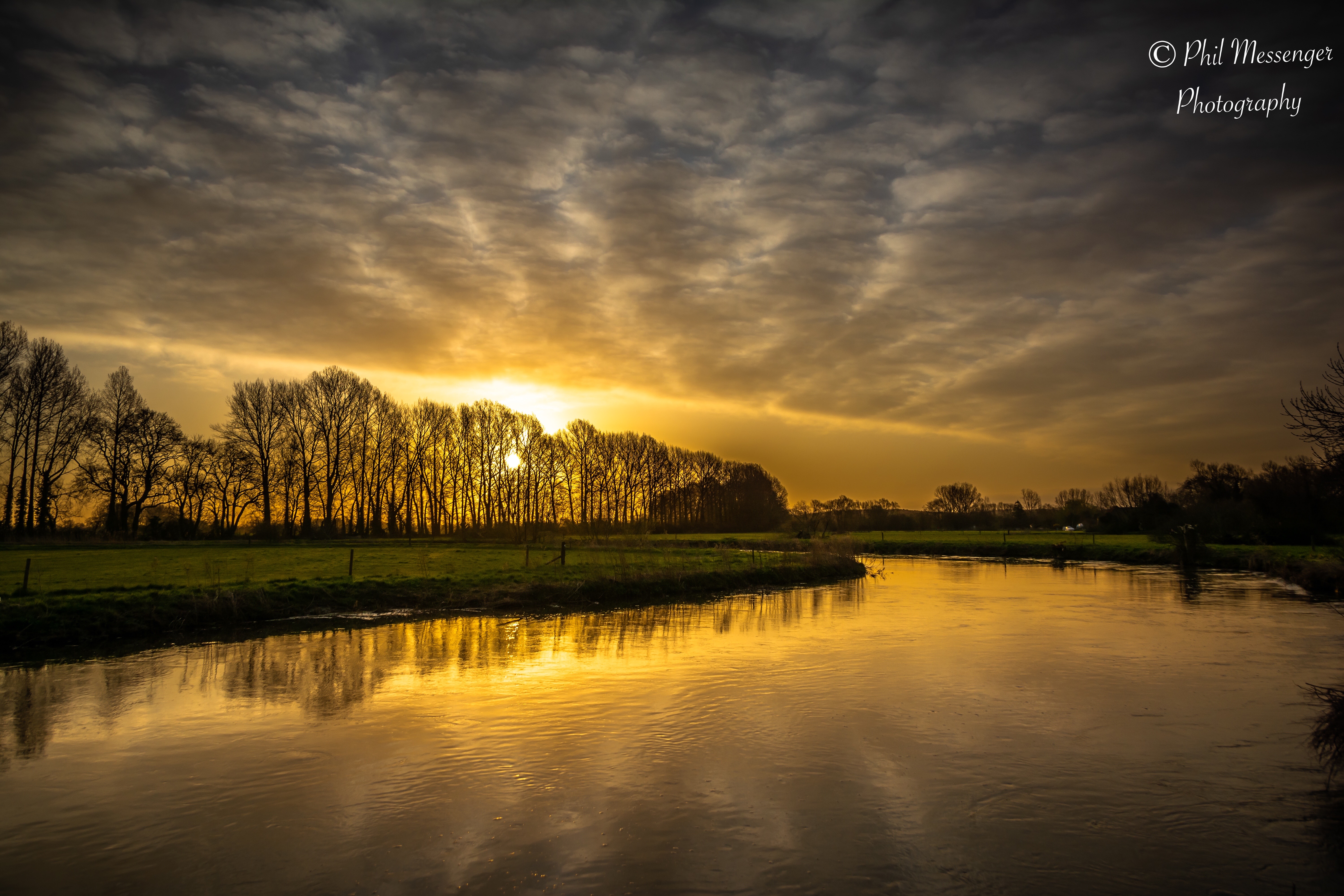 Sunrise on the River Thames, Lechlade, Gloucestershire.